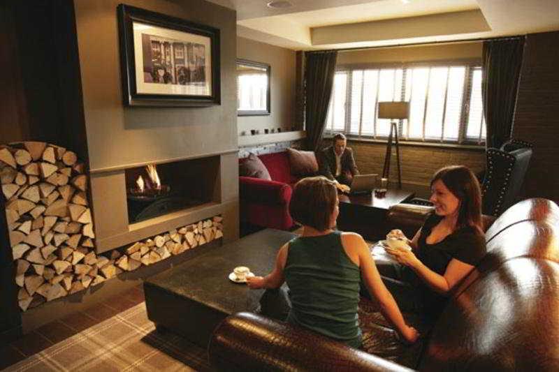 Village Hotel Solihull Exterior foto